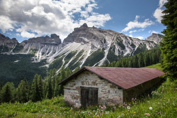 Emozionarsi in pochi passi? In Val di Zoldo si può!