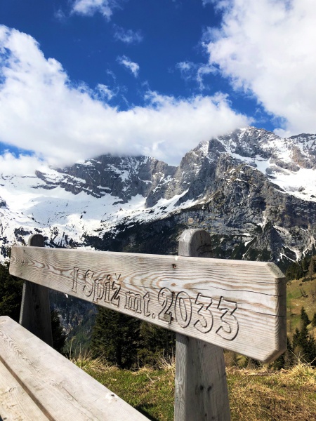 Spiz Zuel, a balcony on the valley